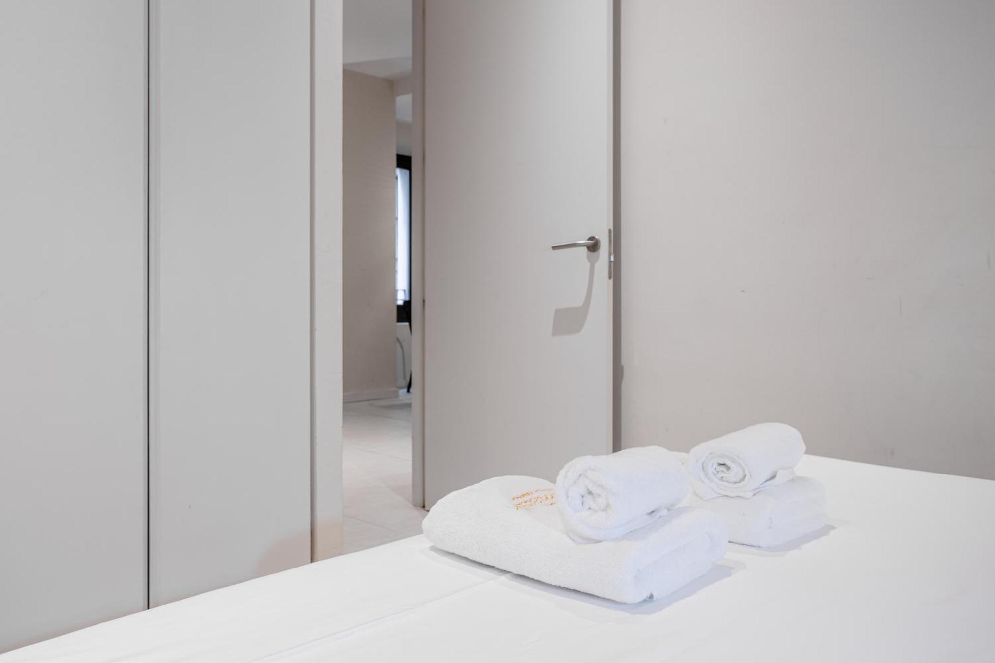 Apt 8 Geranio Girona Dış mekan fotoğraf